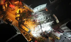 Kocaeli'de çöken binanın enkazında kalan anne ve babanın cansız bedenlerine ulaşıldı