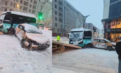 Van’da halk otobüsü ile ticari taksi çarpıştı