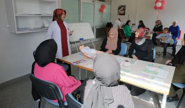 Van’da anne adayları gebe okulu ile doğuma hazırlanıyor