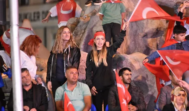 Van'da '15 Temmuz' yürüyüşü