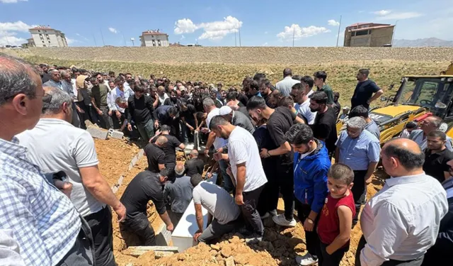 Van'daki silahlı saldırıda hayatını kaybeden Onur Karael toprağa verildi