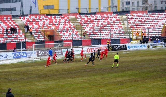 Van Spor, 2. devreye mağlubiyetle başladı